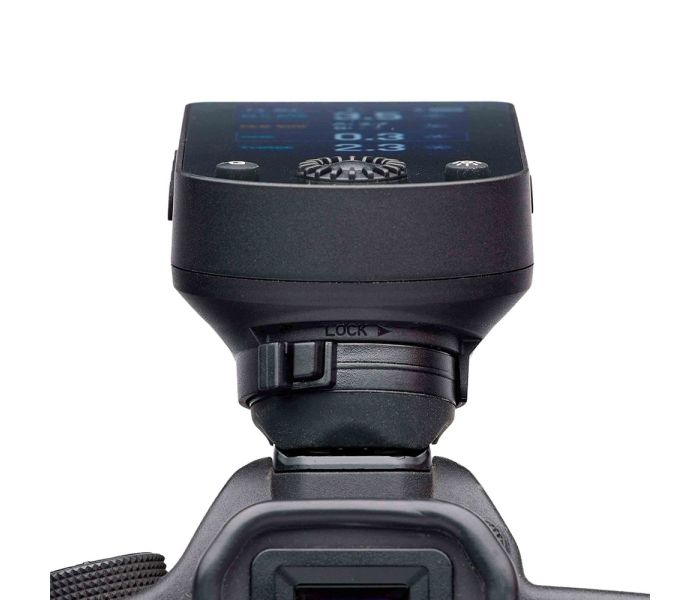 Elinchrom Transmitter Pro X - Sony - shoe lock on camera 