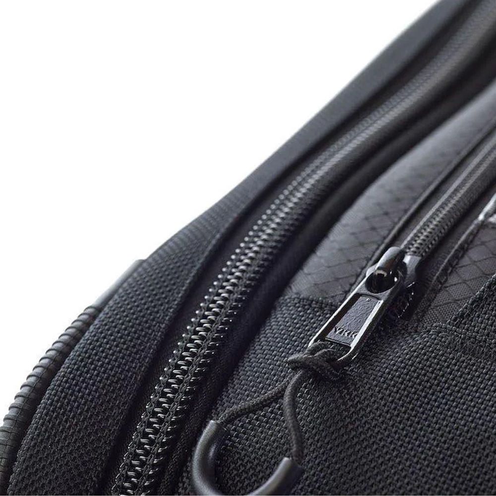 Elinchrom Pro Tec Rolling Case for FS 30 - YKK zipper and material close 